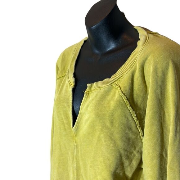 Pilcro green yellow scoop hem v cut fromt pullover sweater medium brat - Picture 2 of 6
